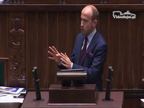 Borys Budka pyta o zakrywanie koszulek 'Konstytucja'