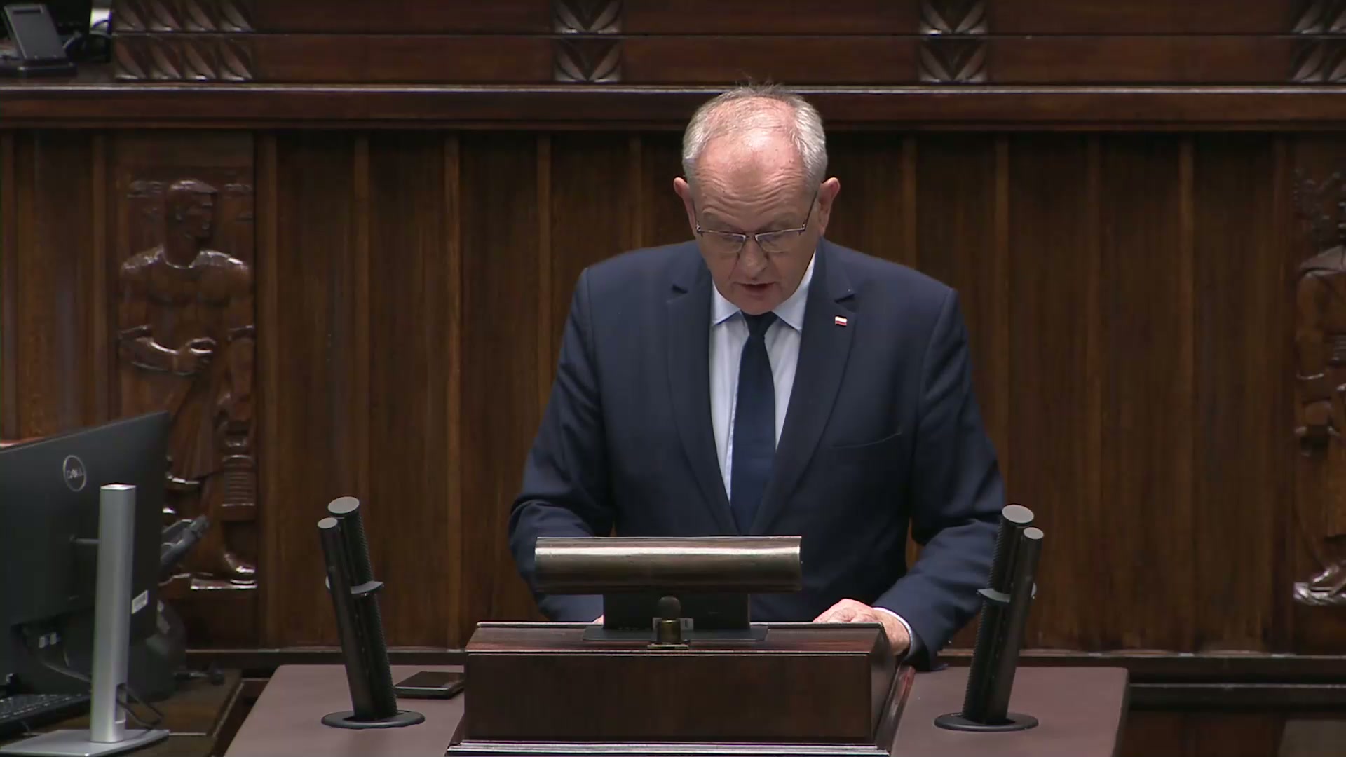 Fryderyk Kapinos dziękuje pracownikom DPS w Mielcu za 25 lat