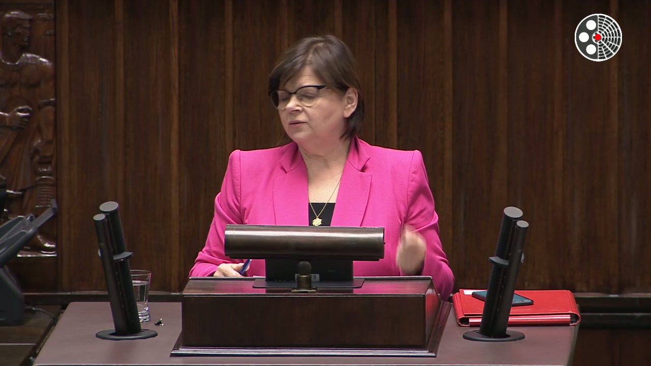 Izabela Leszczyna: Edukacja seksualna w szkołach jest koniecznością