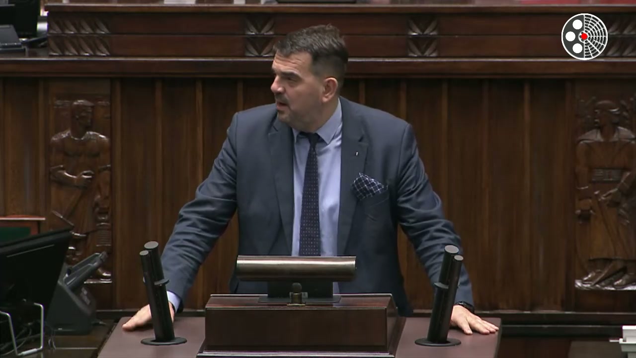 Jacek Tomczak krytykuje politykę energetyczną PiS i żąda mrożenia cen