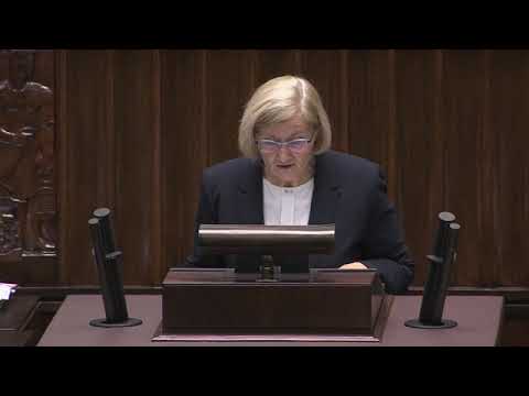 Józefa Hrynkiewicz przedstawia sprawozdanie o ustawie o Policji
