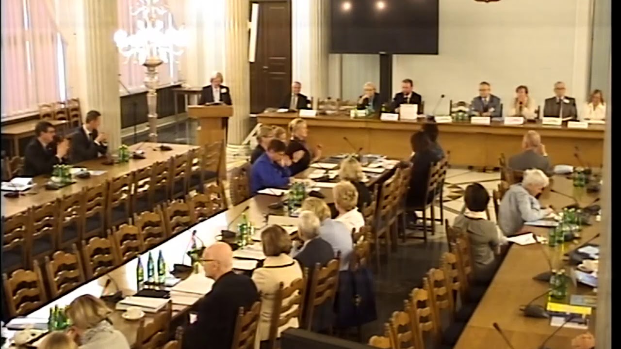 Józefa Hrynkiewicz: fazy rozwoju rodziny w polityce społecznej