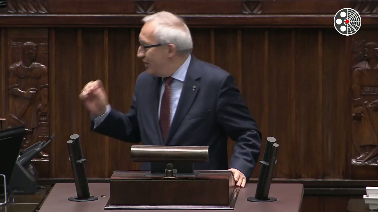 Kazimierz Smoliński: Broni CPK, atakuje Laska