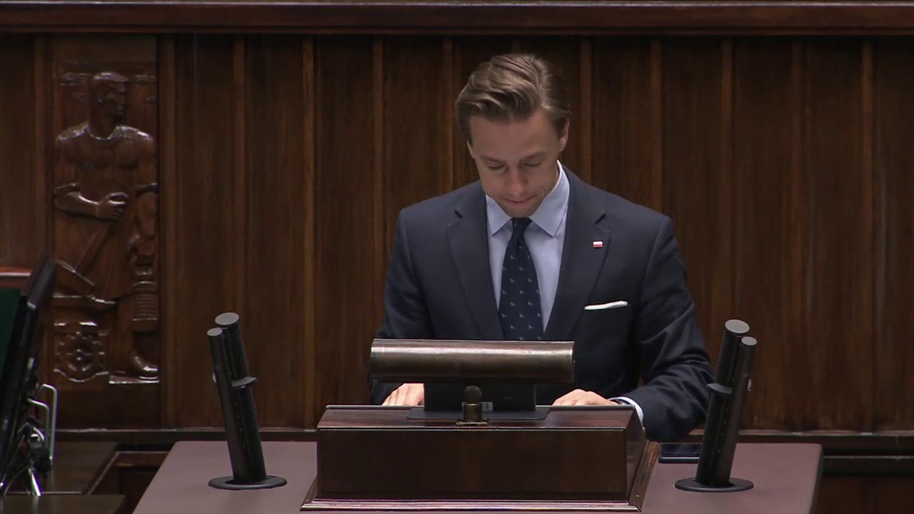 Krzysztof Bosak krytykuje rząd za nowy podatek w tarczy