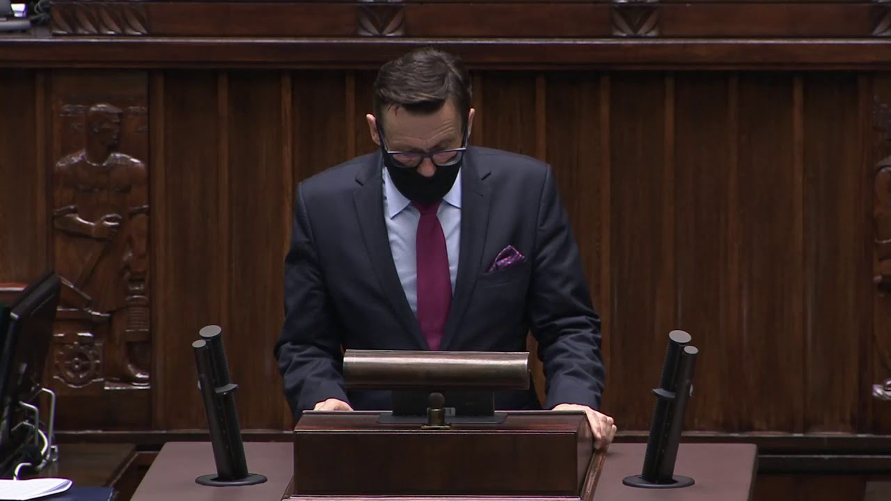 Marek Ast przedstawia sprawozdanie ws. Krajowej Szkoły