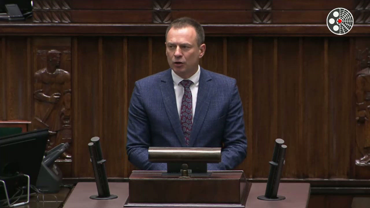 Piotr Borys: Przywraca głos obywateli, krytykuje brak in vitro