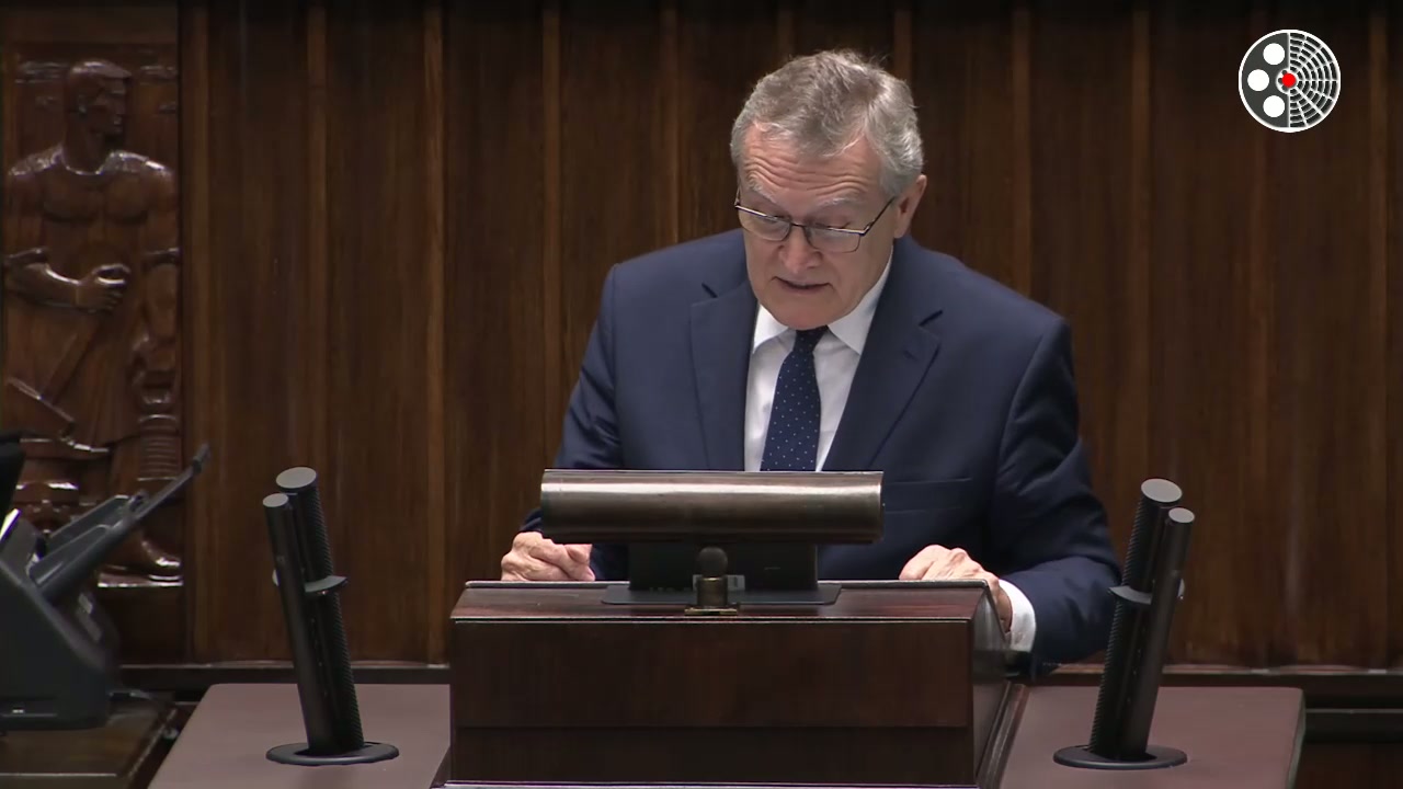 Piotr Gliński upomniany w Sejmie za przekroczenie czasu podczas sporu o NGO