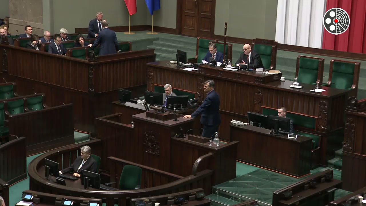 Piotr Kaleta wzywa do obalenia 'dyktatury' i krytykuje barierki