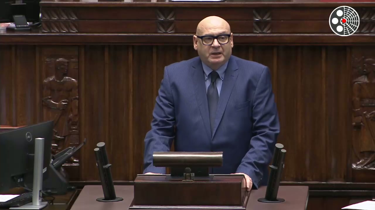 Piotr Zgorzelski dziękuje i apeluje o wywieszanie biało-czerwonych