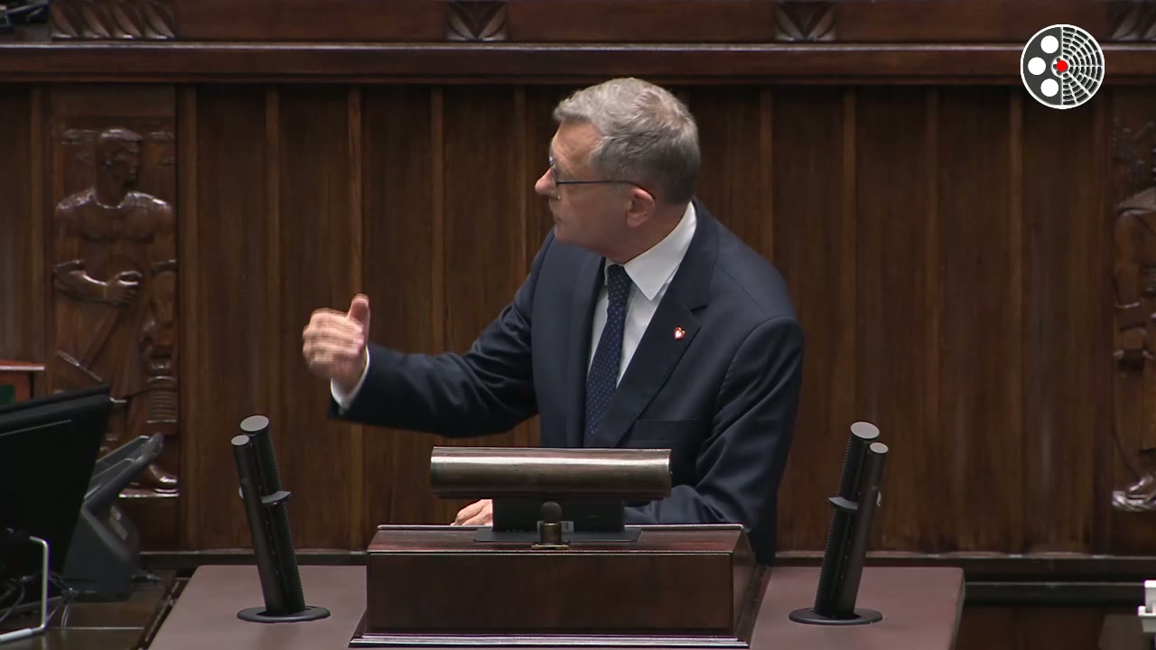 Tomasz Nowak dziękuje wielokrotnie na zakończenie wystąpienia